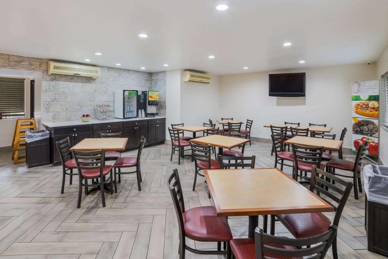 Quality Inn & Suites Goodyear - Phoenix West Exteriér fotografie
