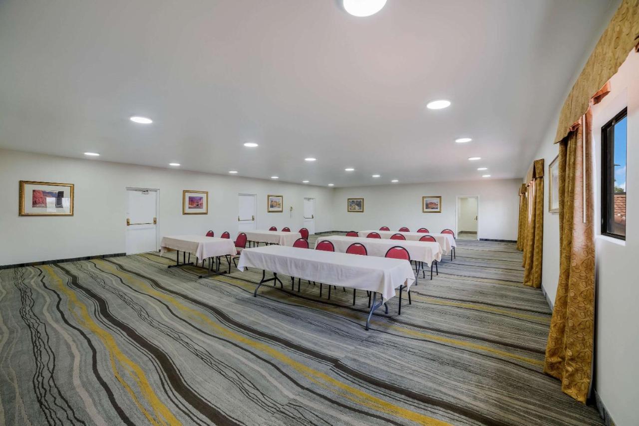 Quality Inn & Suites Goodyear - Phoenix West Exteriér fotografie