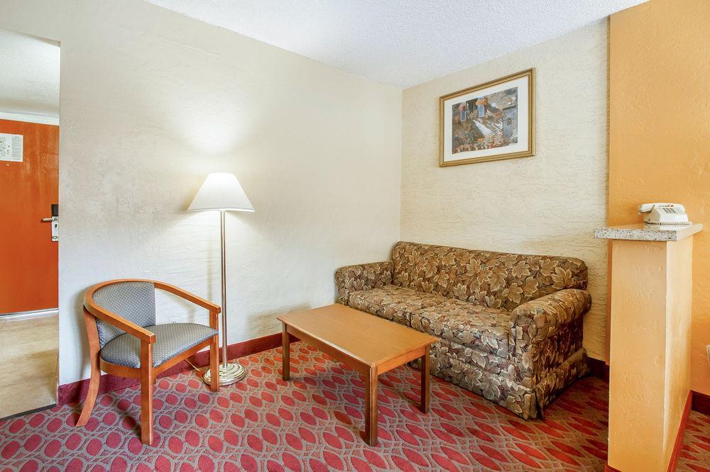 Quality Inn & Suites Goodyear - Phoenix West Exteriér fotografie